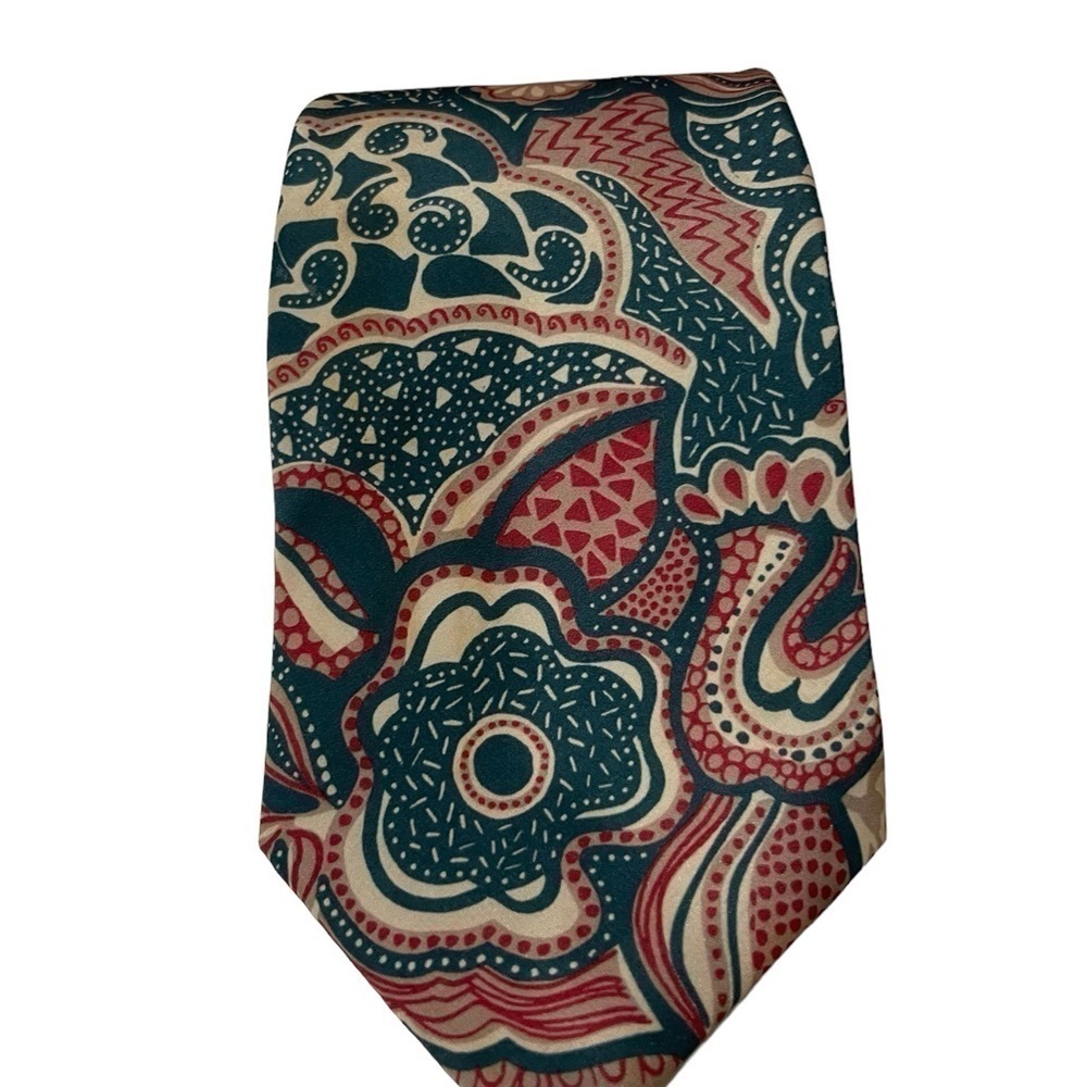 Oleg Cassini Paisley Neck Tie 100% Polyester Green and Red 58 inches 3 1/2 inch